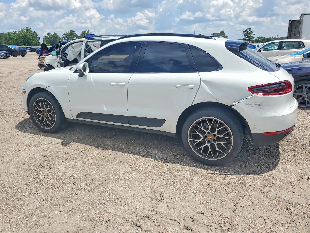 2018 Porsche Macan S - Image 2