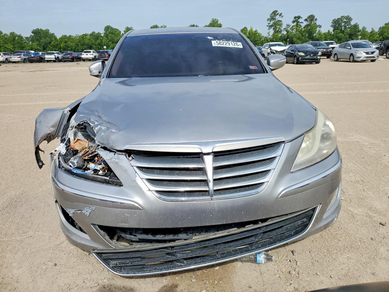 2013 Hyundai Genesis 3.8L - Фото 5