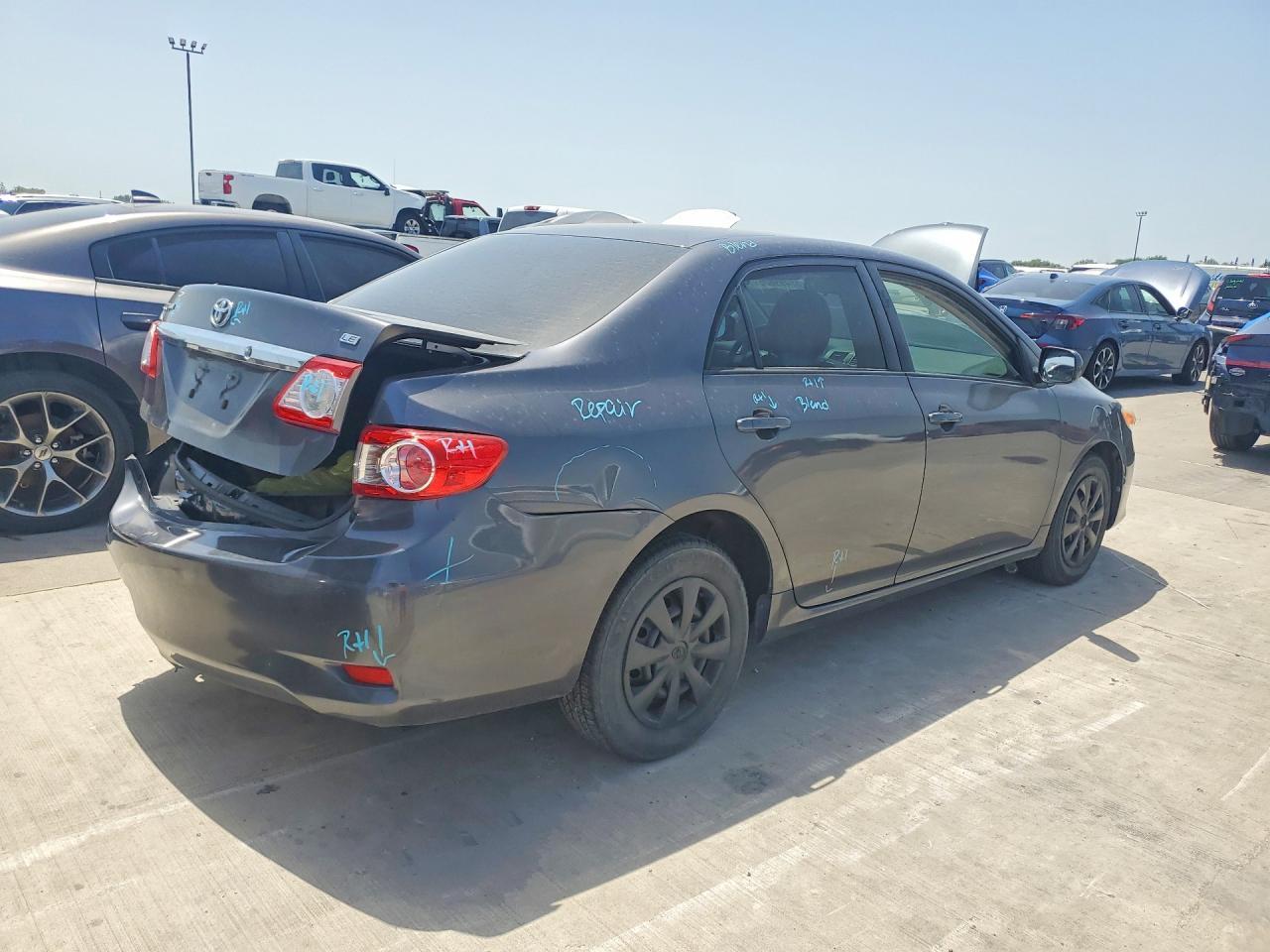 2011 Toyota Corolla Le - Фото 3