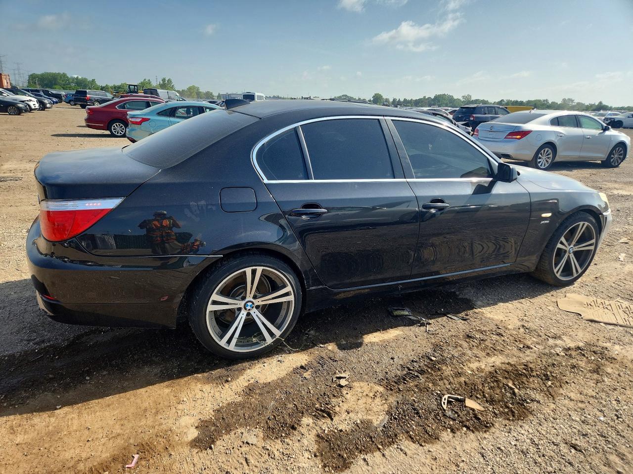 2010 BMW 528 Xi - Фото 3