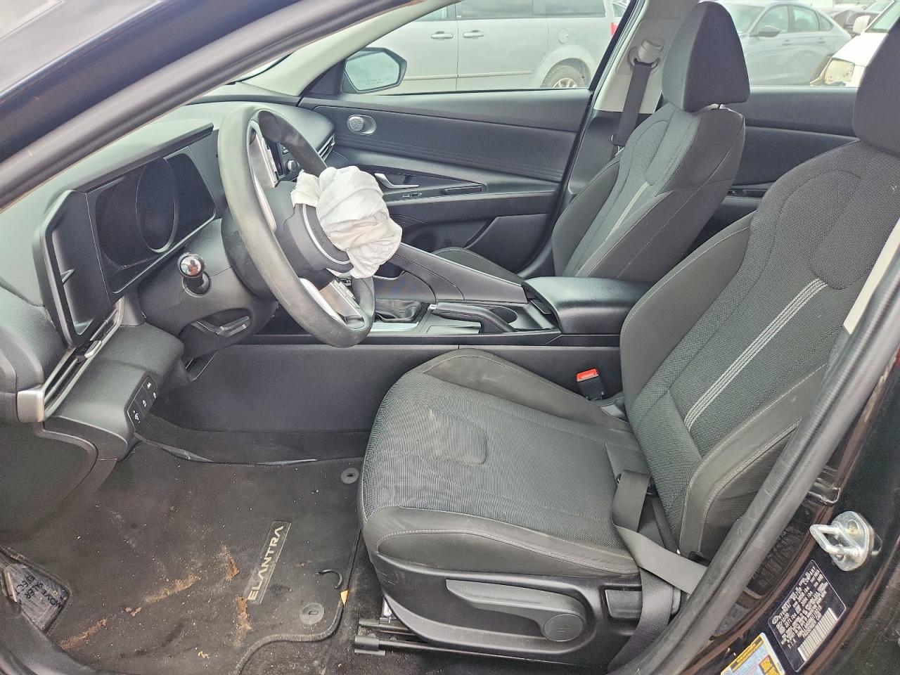 2021 Hyundai Elantra Se - Фото 7