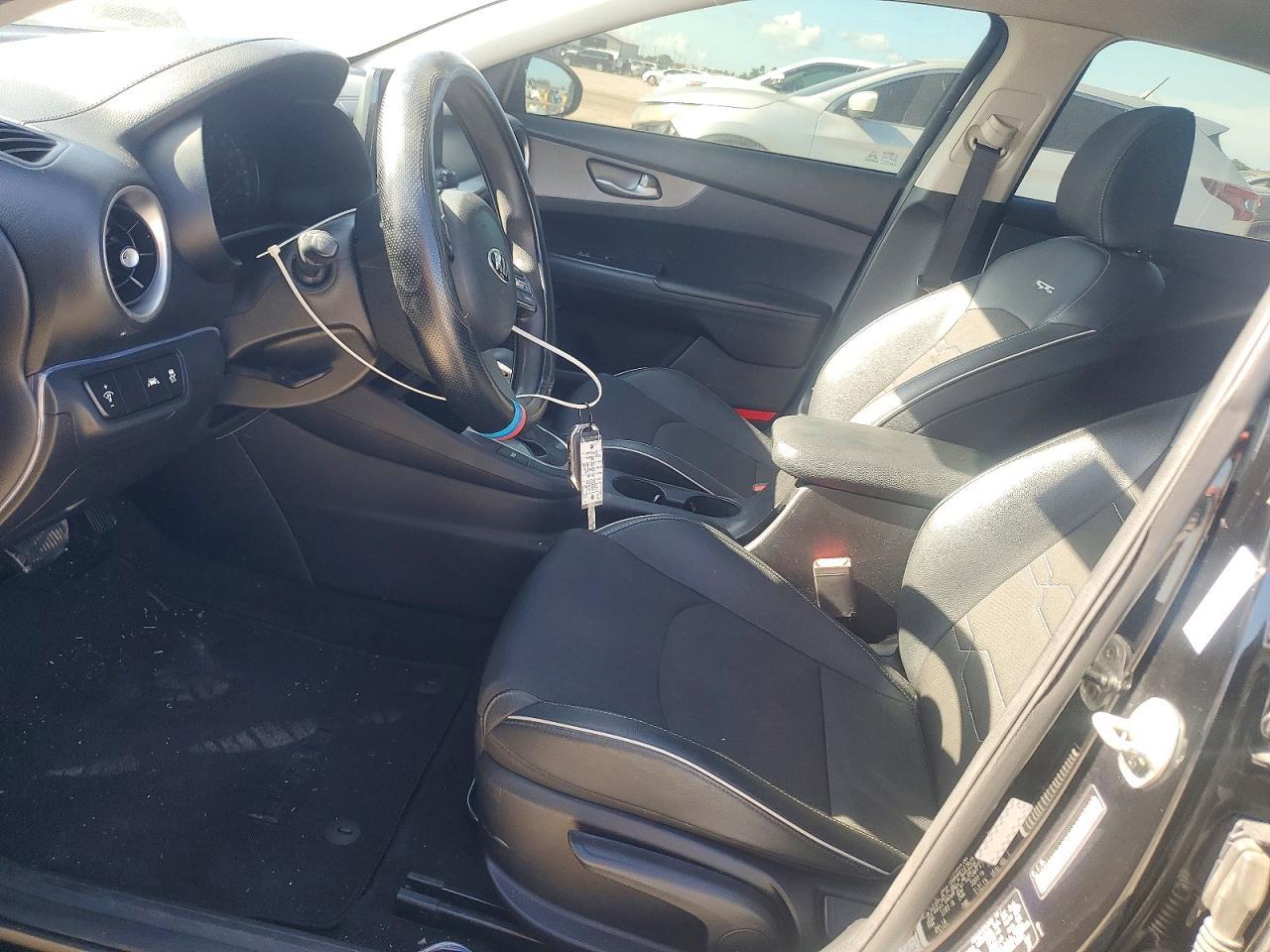 2019 Kia Forte Lxs - Image 7