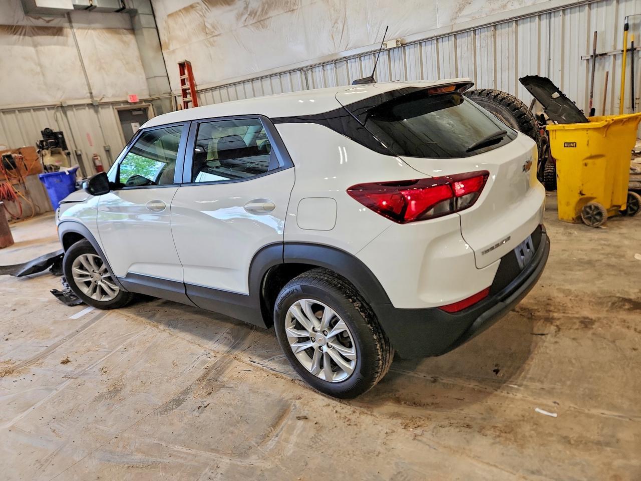 2023 Chevrolet Trailblazer Ls - Image 2