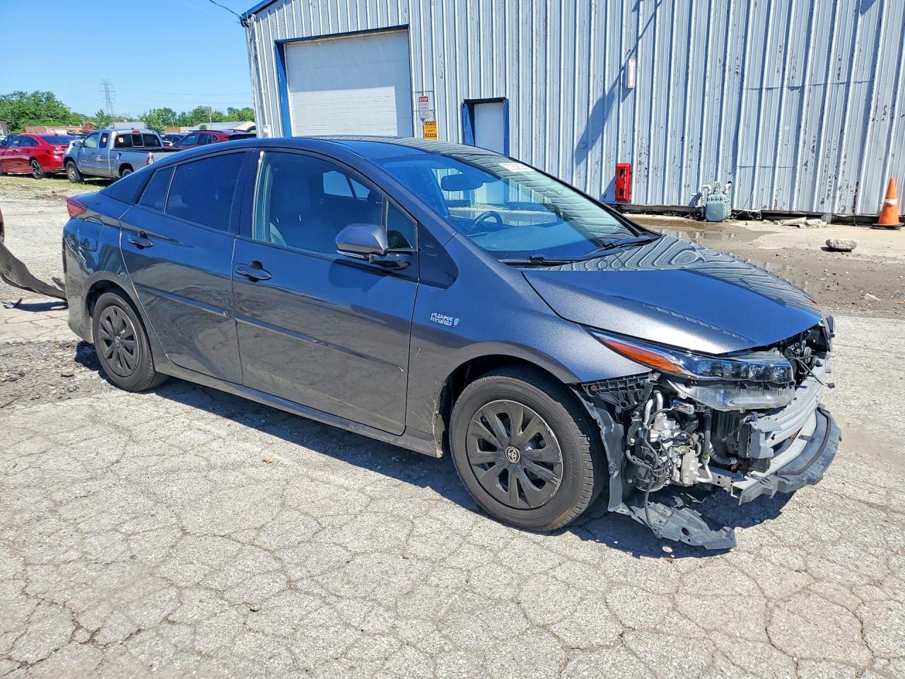 2017 Toyota Prius Prime Advanced - Фото 4