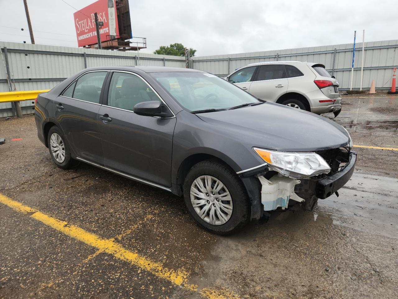 2014 Toyota Camry Le - Image 4