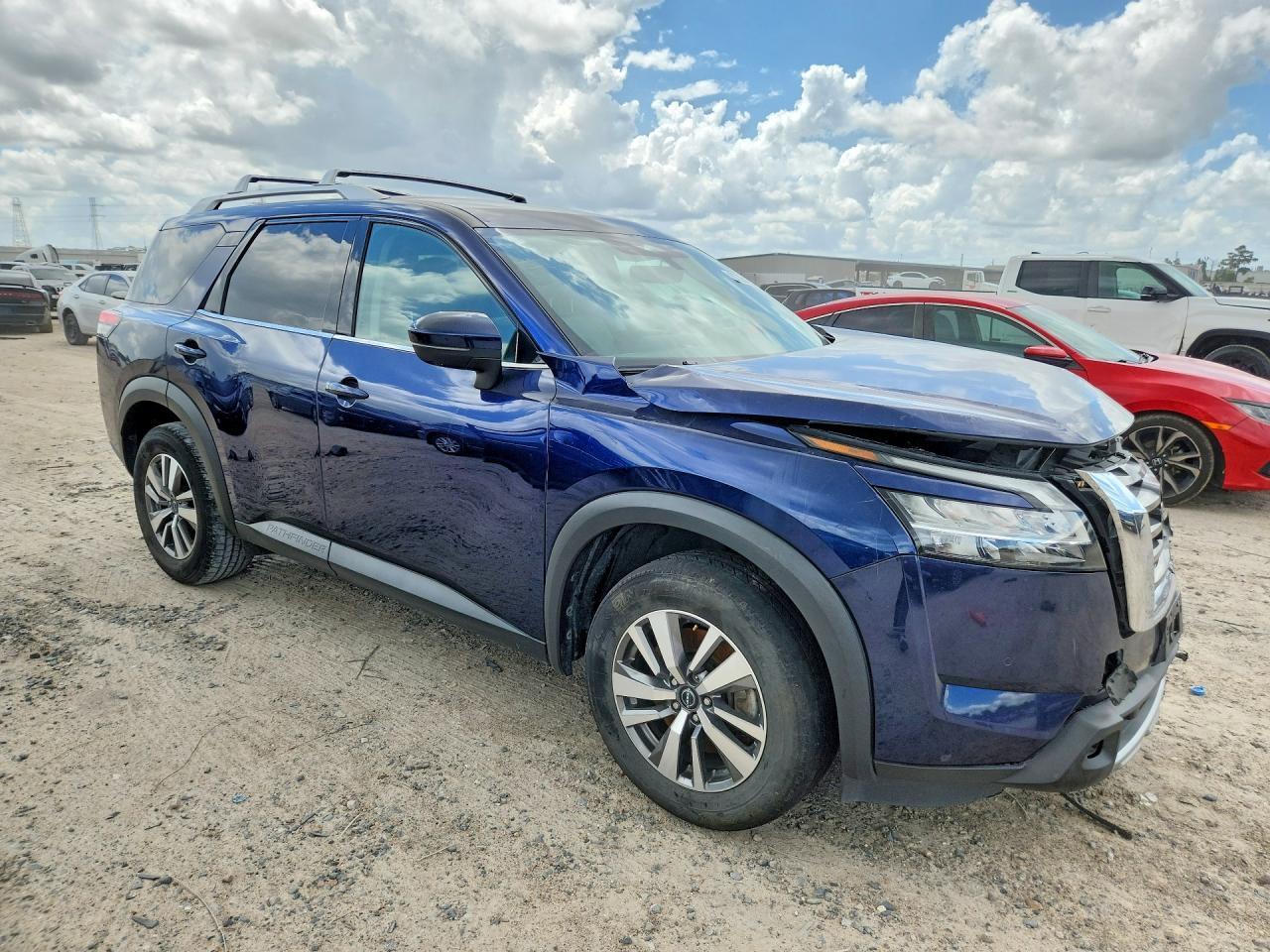 2023 Nissan Pathfinder Sl - Фото 4