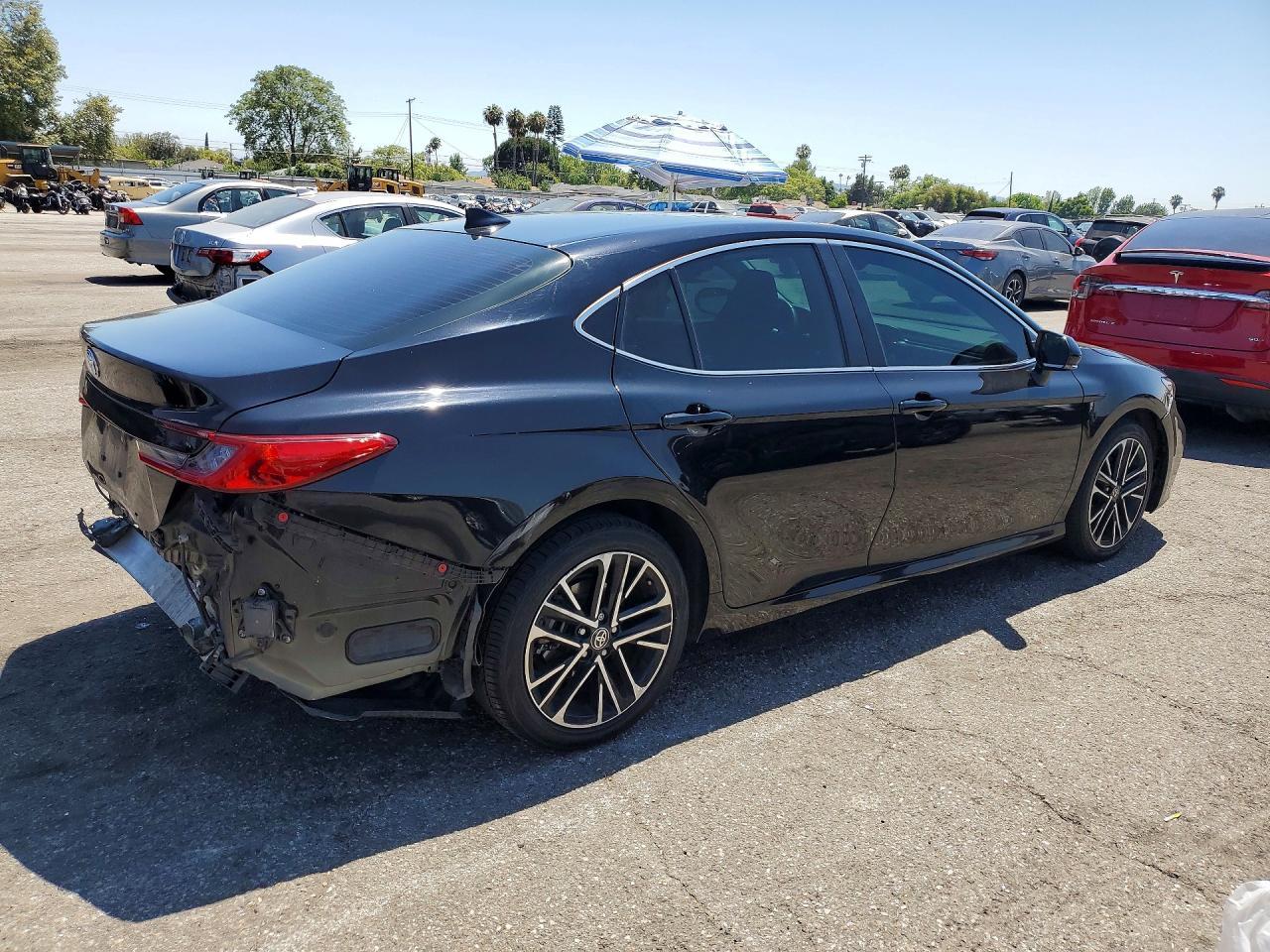 2025 Toyota Camry Xle - Image 3