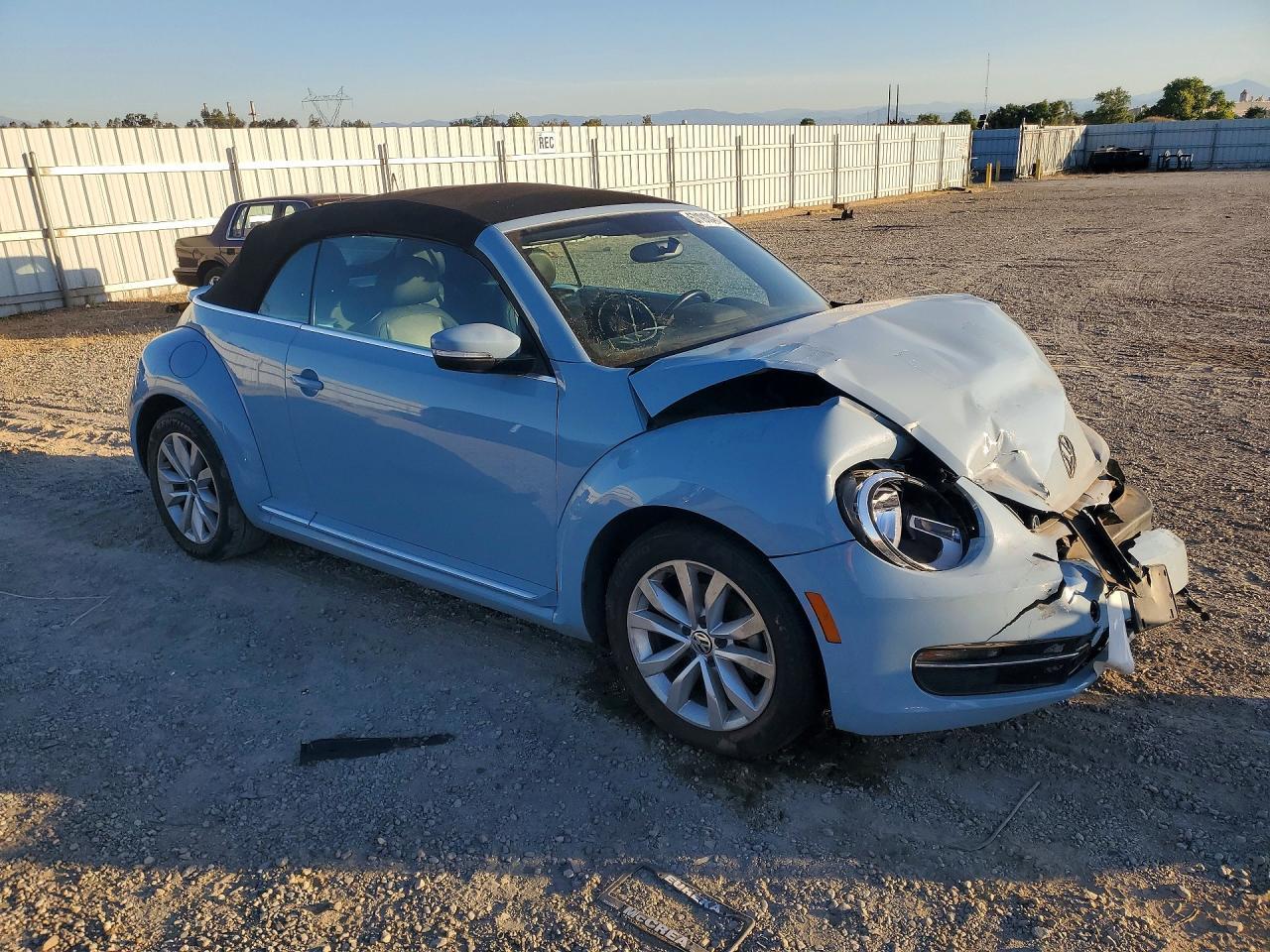 2014 Volkswagen Beetle - Фото 4