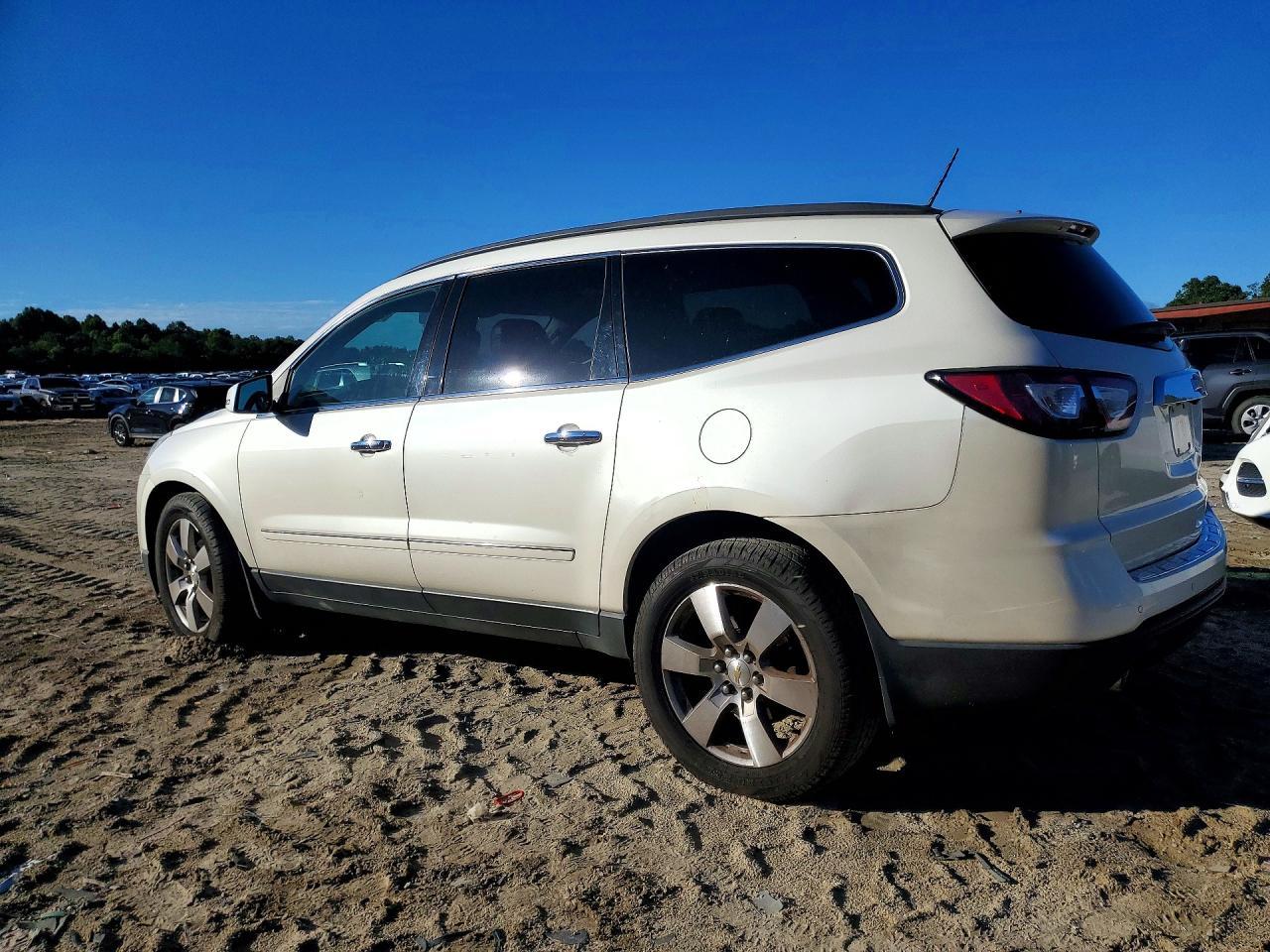 2013 Chevrolet Traverse Ltz - Image 2
