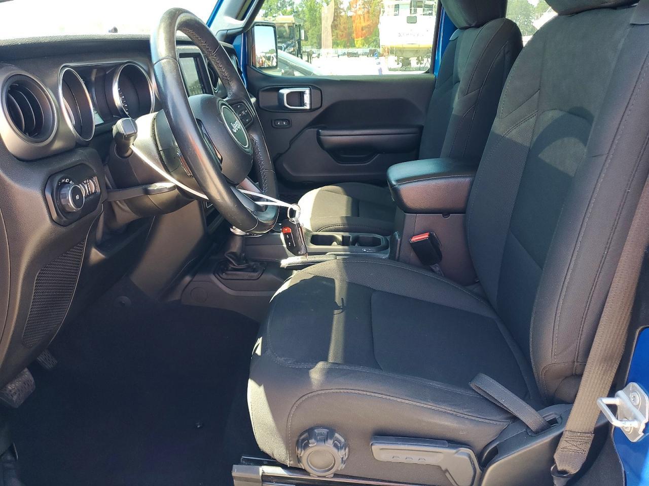 2021 Jeep Wrangler Sport - Фото 7