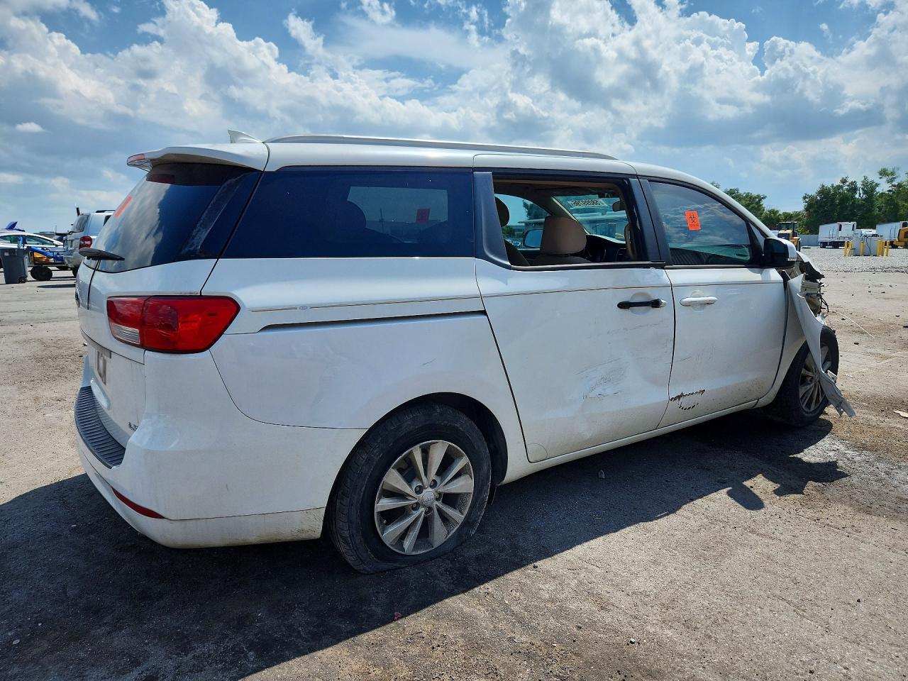 2016 Kia Sedona Lx - Image 3