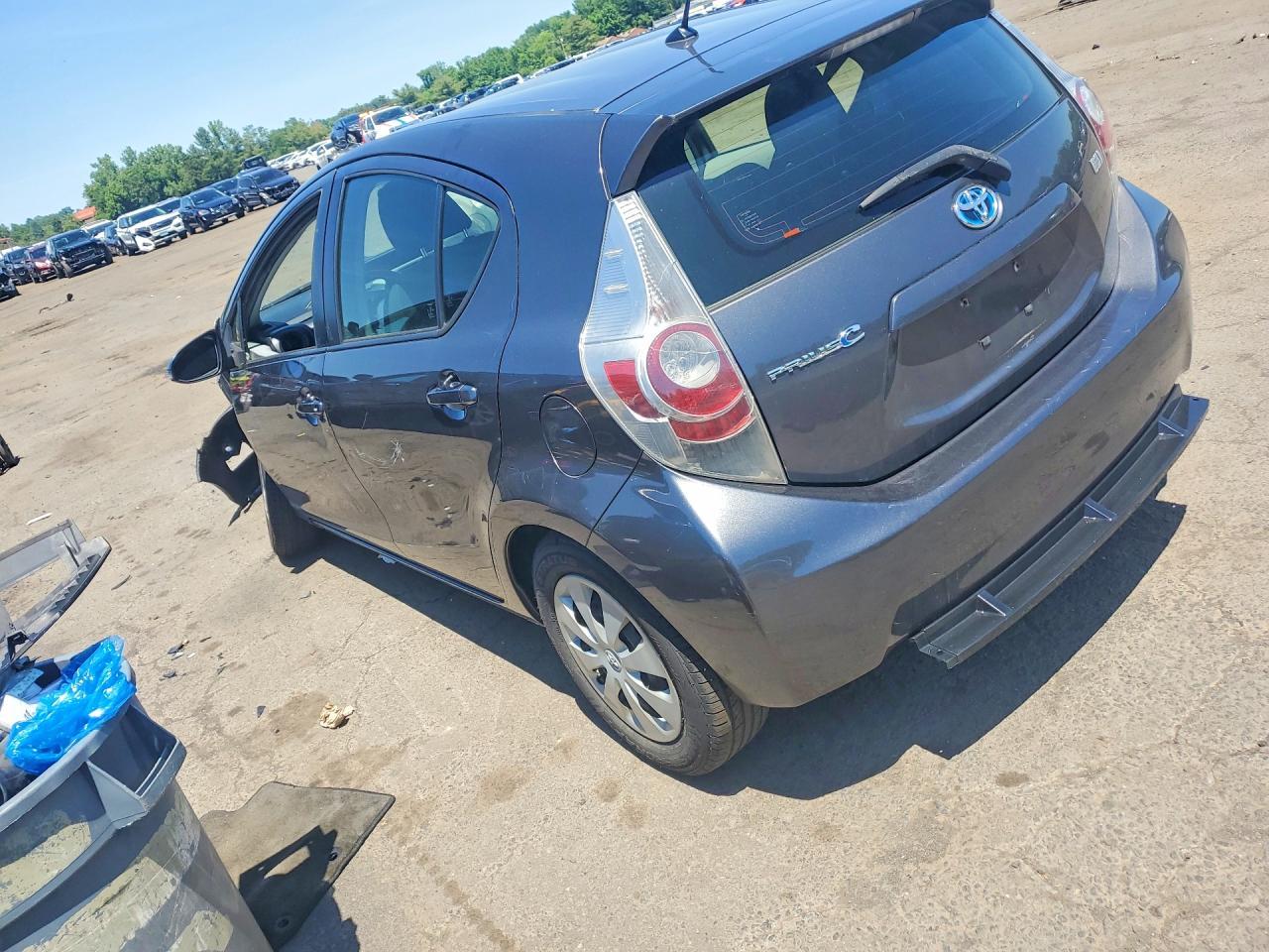 2012 Toyota Prius C Two - Фото 2