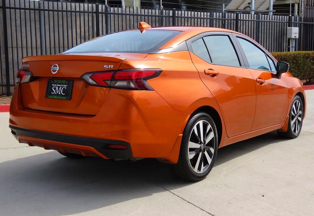 2022 Nissan Versa Sr - Image 3