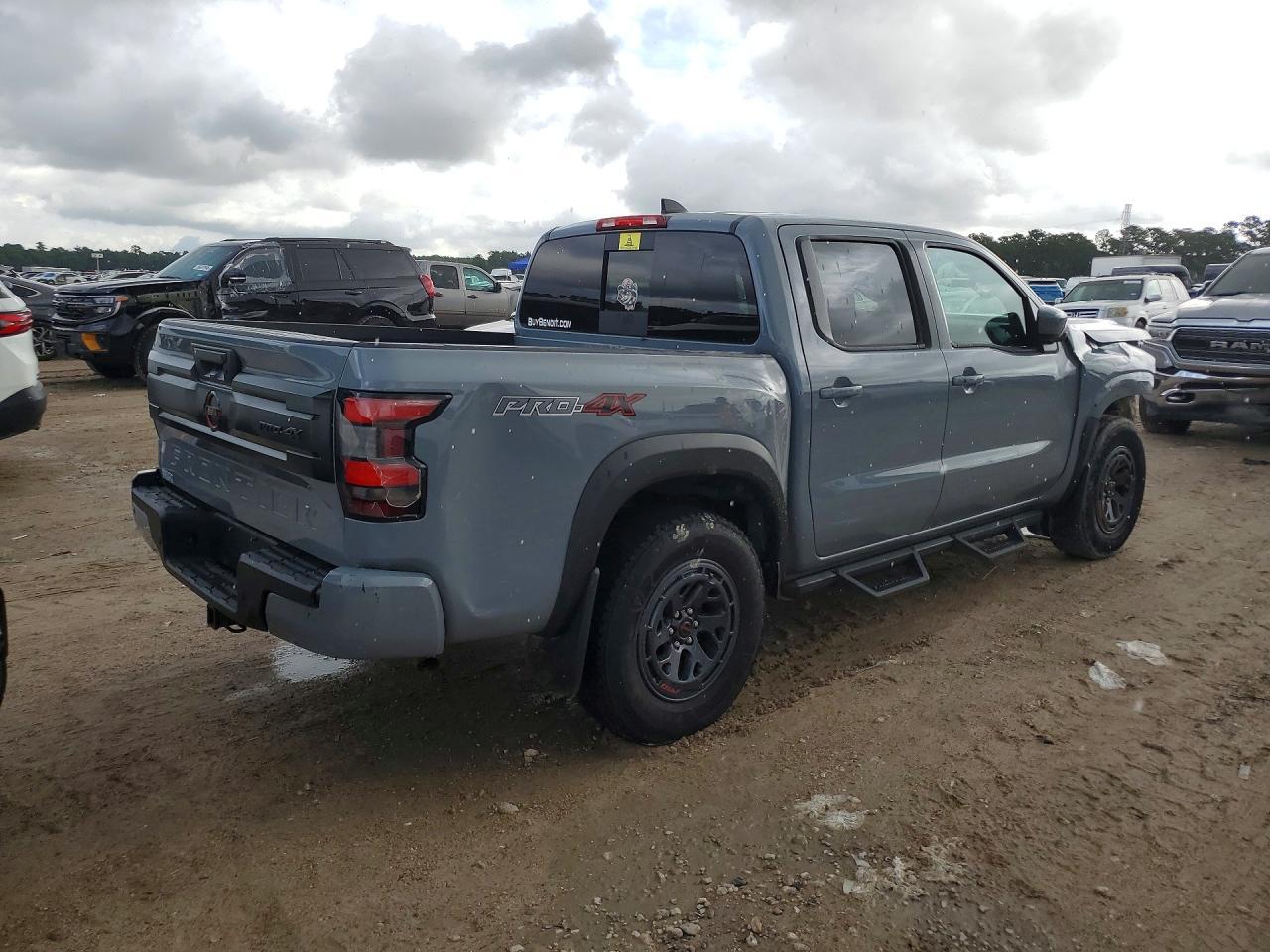 2025 Nissan Frontier Pro-4X - Image 3