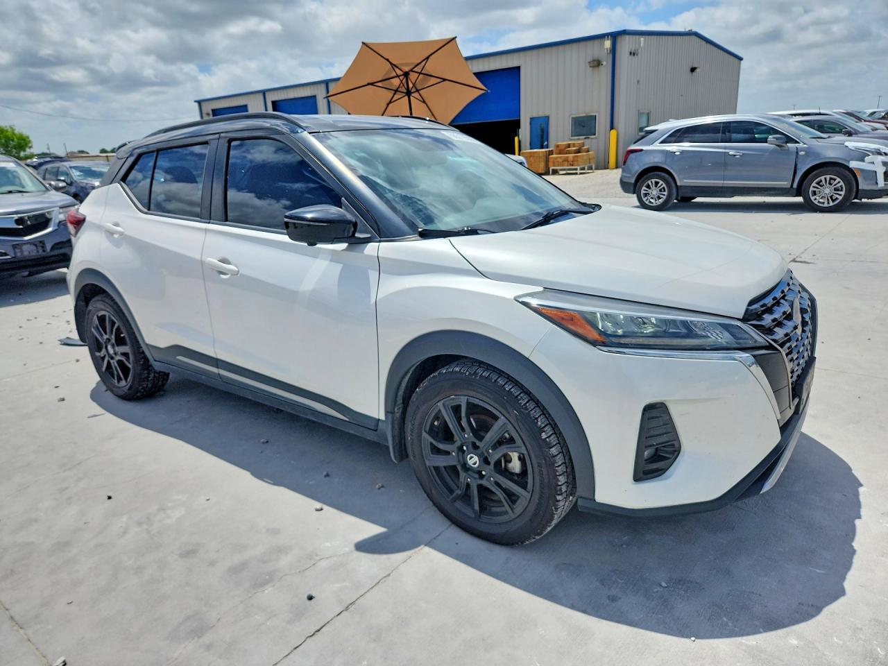 2021 Nissan Kicks - Image 4