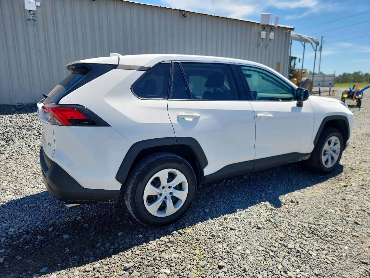 2024 Toyota Rav4 Le - Фото 3