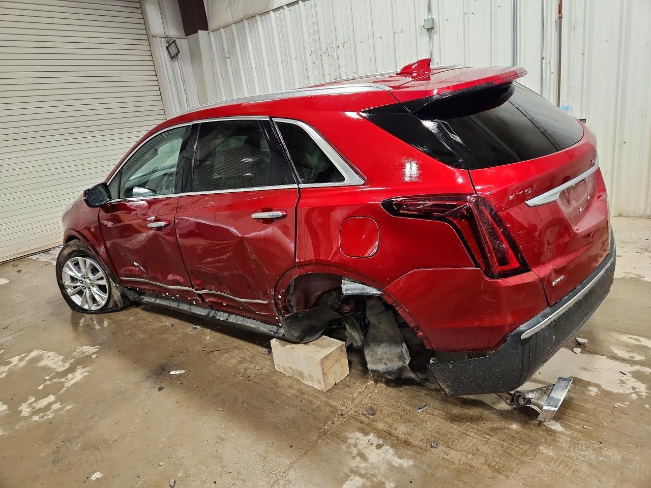 2024 Cadillac Xt5 Luxury - Image 2