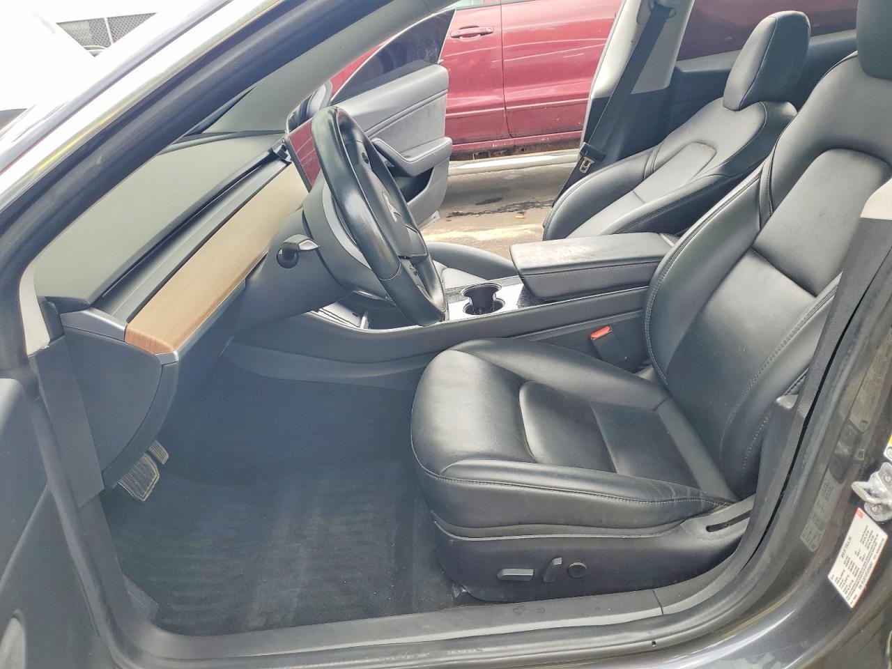 2018 Tesla Model 3 - Фото 7