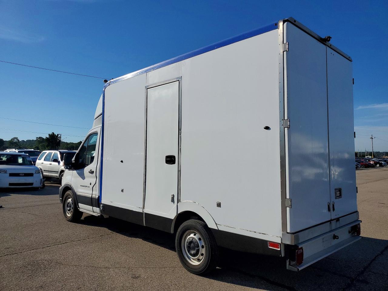 2020 Ford Transit Delivery Truck - Фото 2