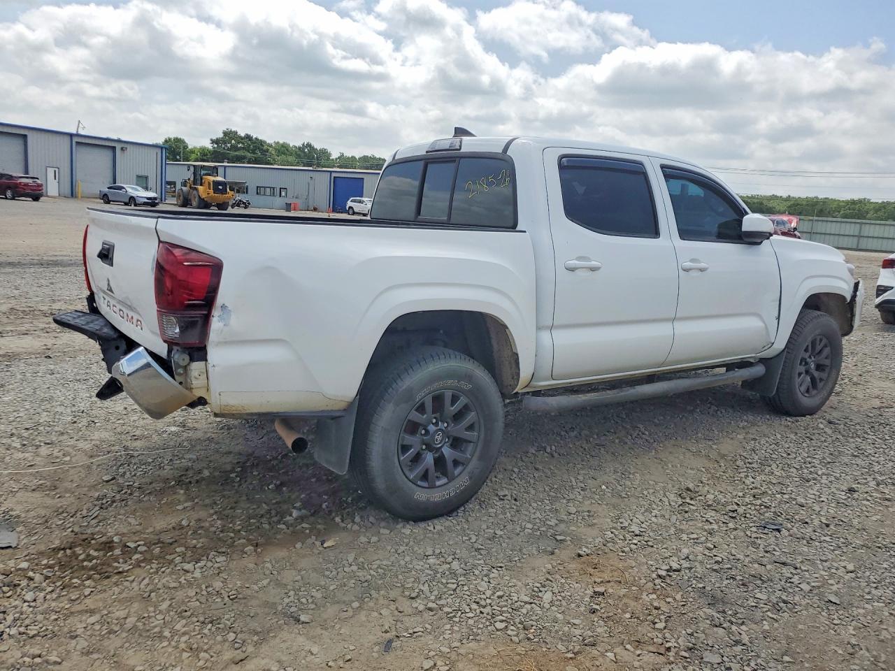 2018 Toyota Tacoma Sr - Фото 3