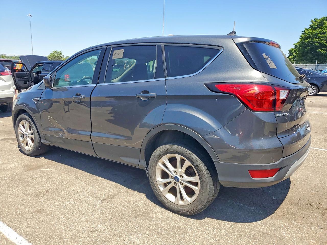 2019 Ford Escape Se - Image 2