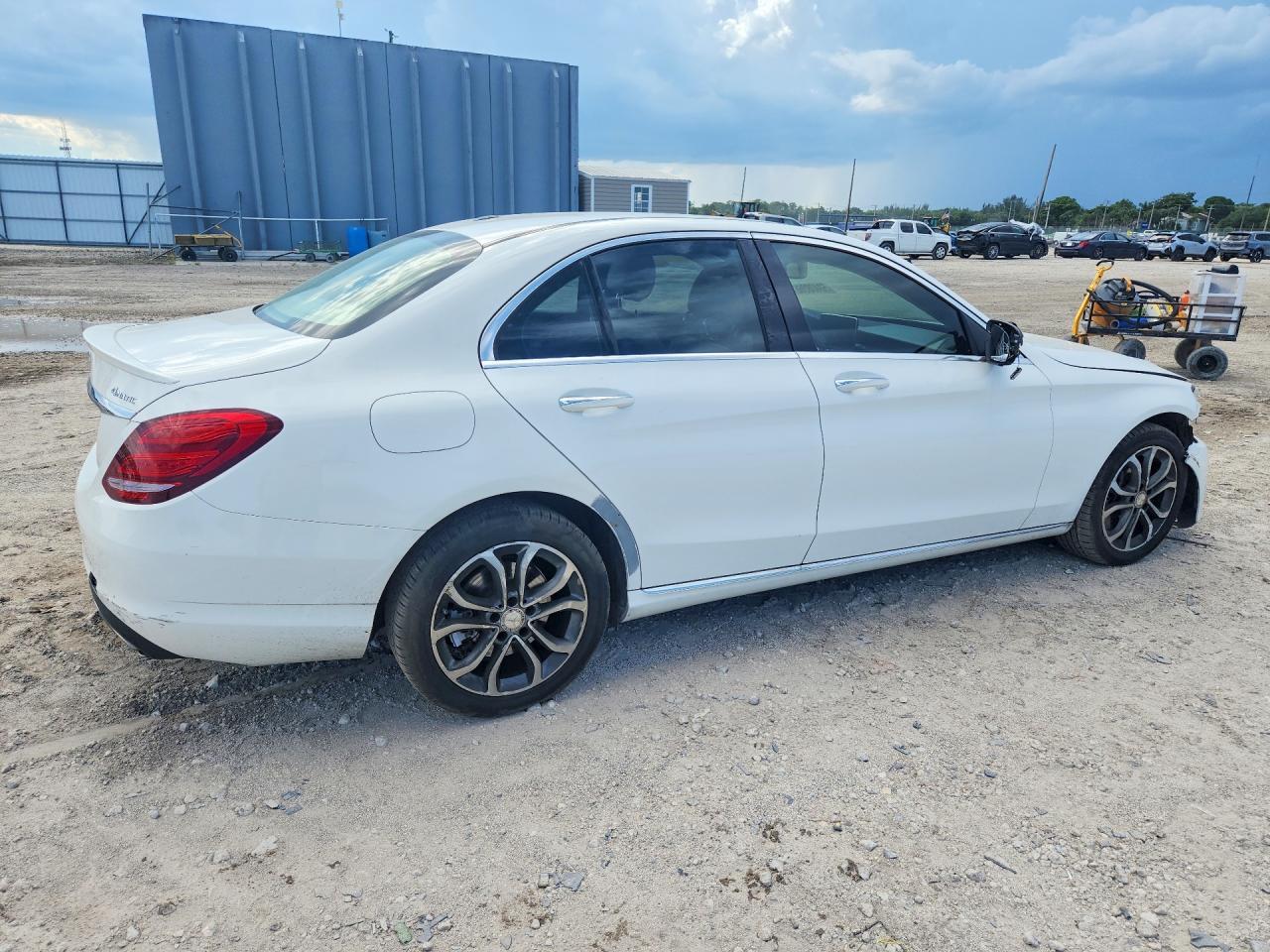 2016 Mercedes-Benz C 300 4Matic - Image 3