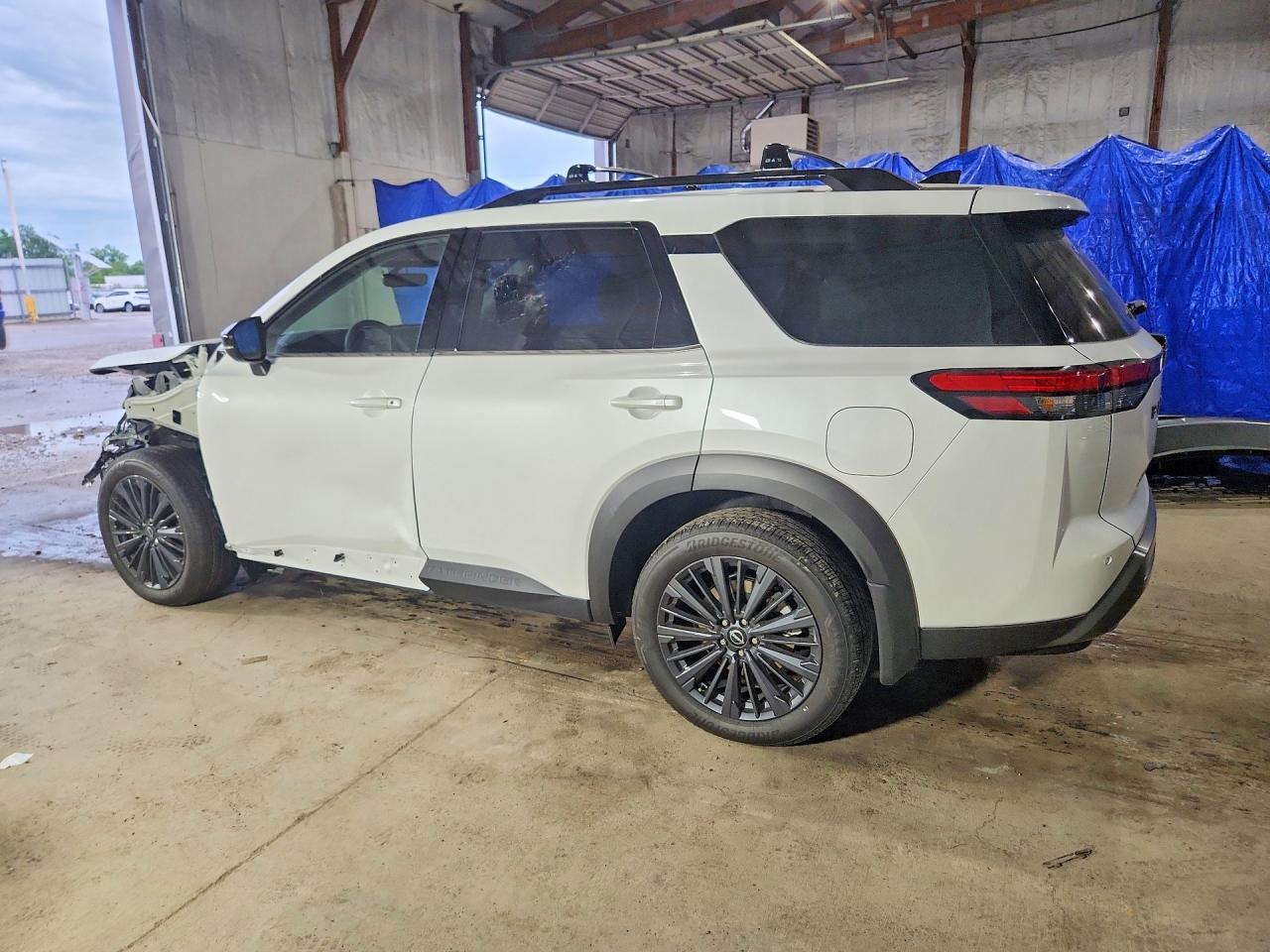 2026 Nissan Pathfinder Sl - Image 2