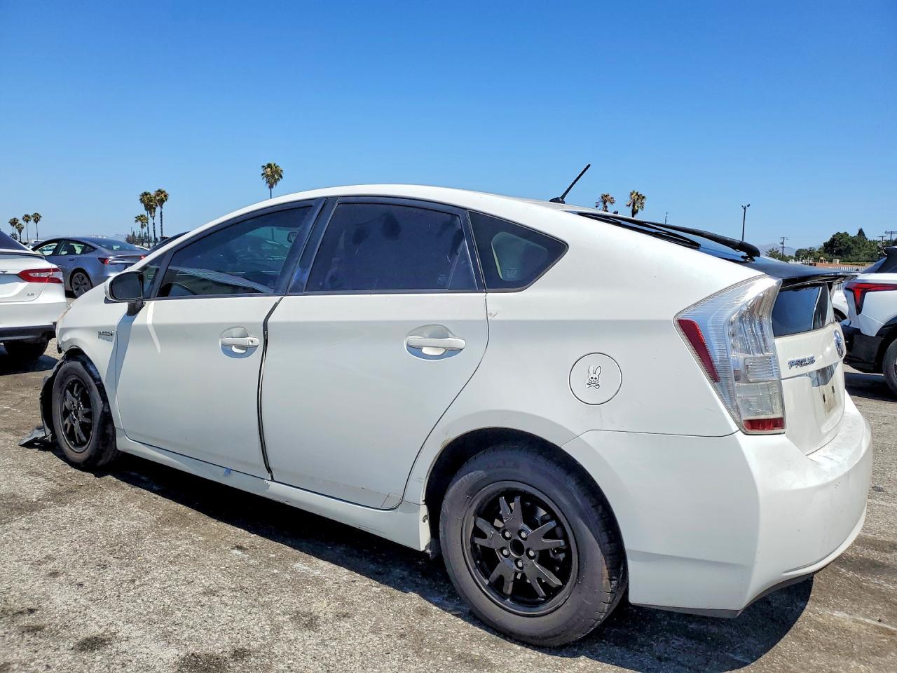 2012 Toyota Prius Two - Фото 2
