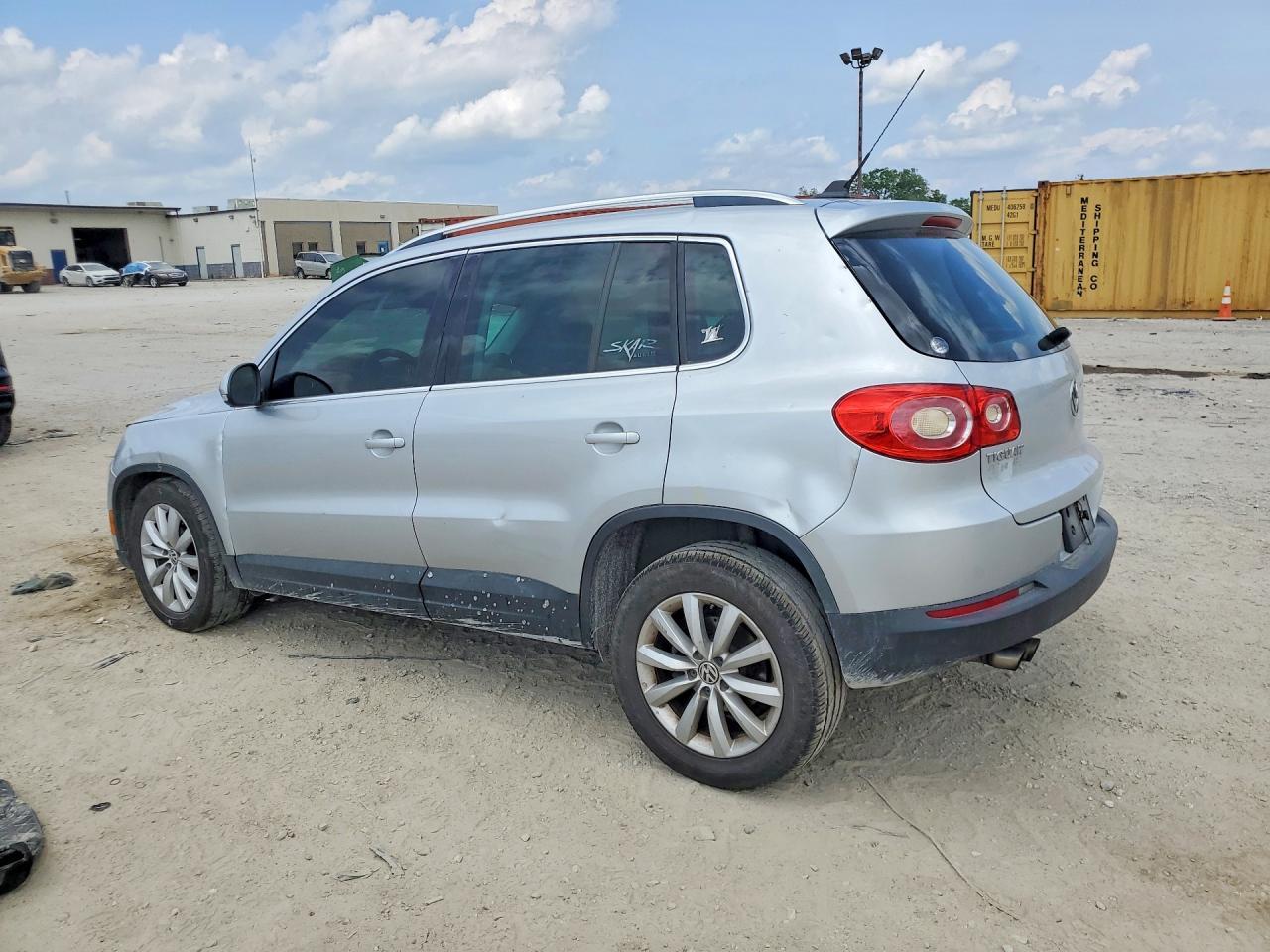 2011 Volkswagen Tiguan S - Image 2