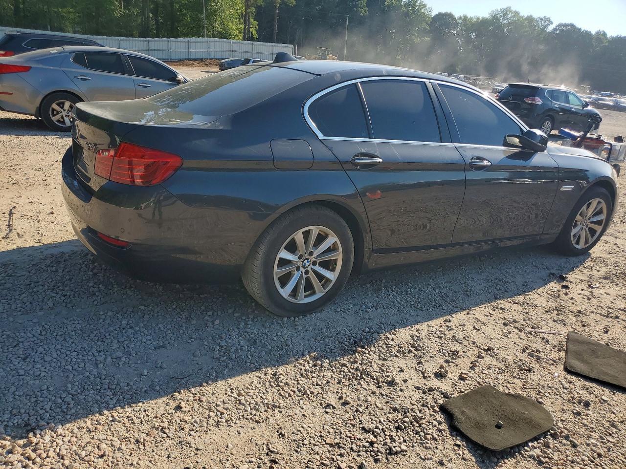 2016 BMW 528 Xi - Image 3