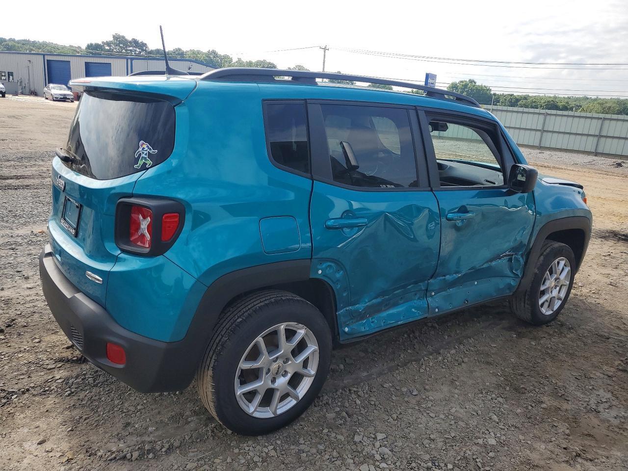 2022 Jeep Renegade Latitude - Image 3