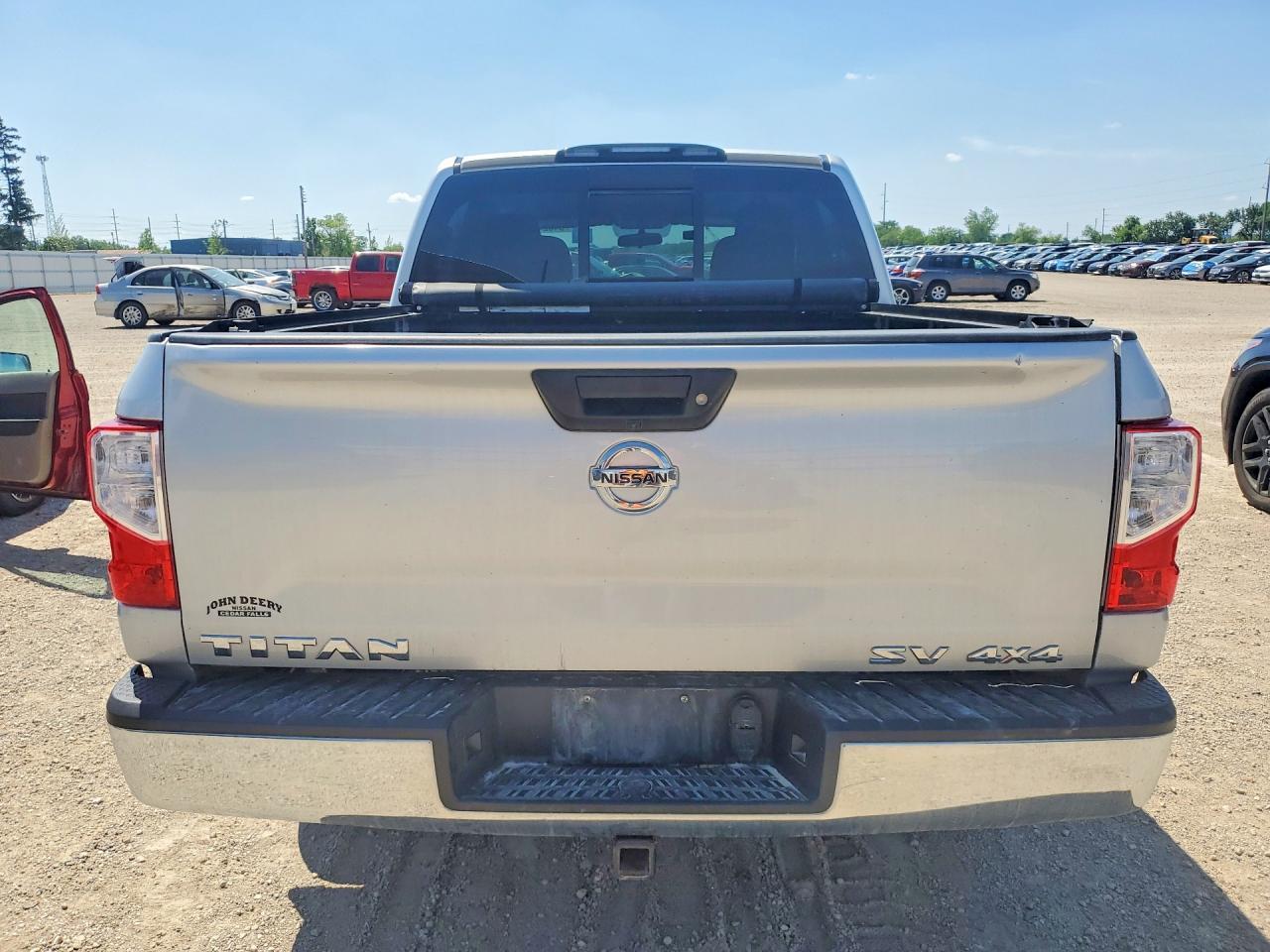 2019 Nissan Titan Sv - Image 6