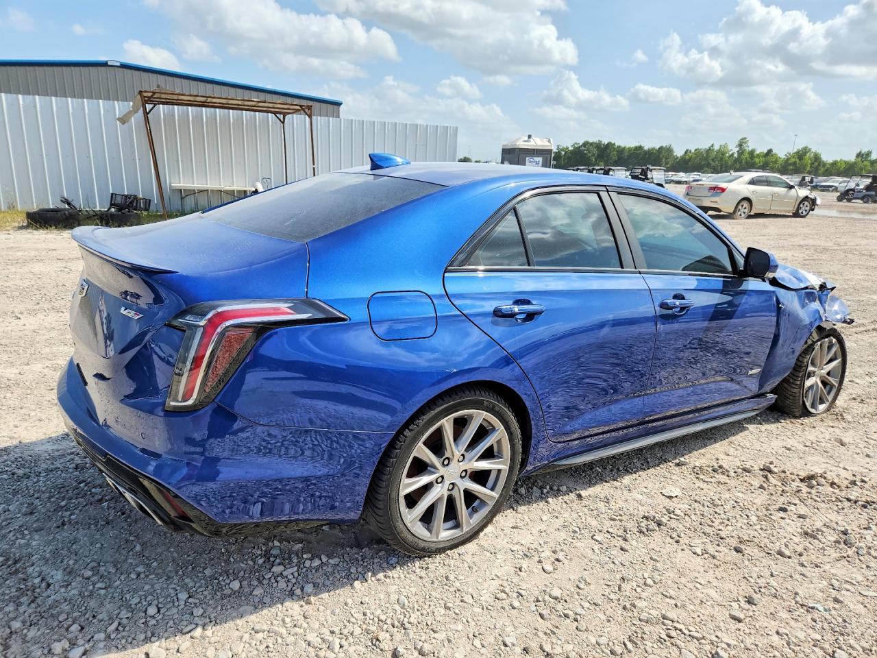 2022 Cadillac Ct4-V - Фото 3
