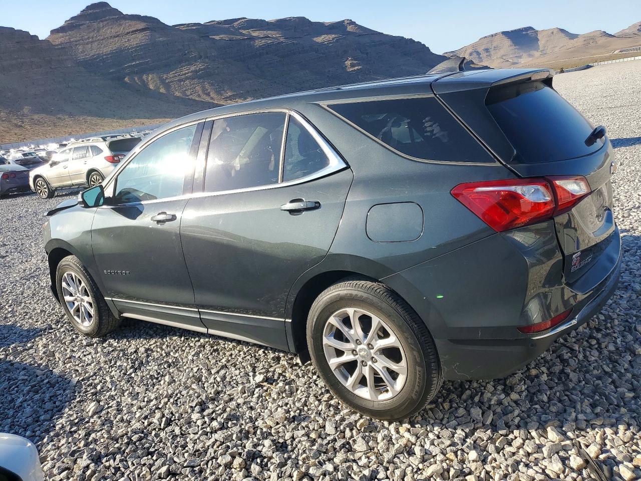 2019 Chevrolet Equinox Lt - Image 2