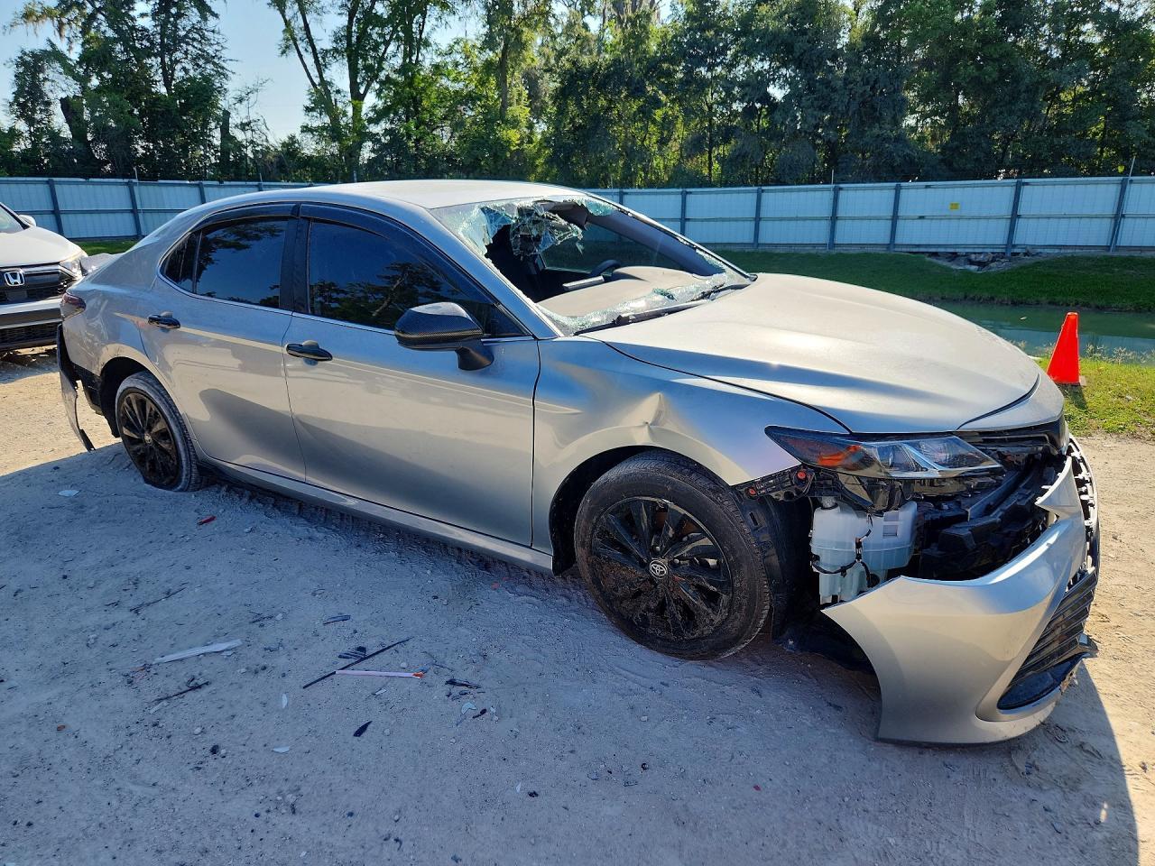 2024 Toyota Camry Le - Фото 4
