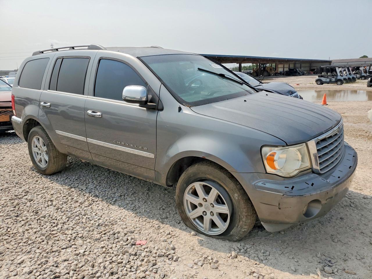 2007 Chrysler Aspen Limited - Image 4