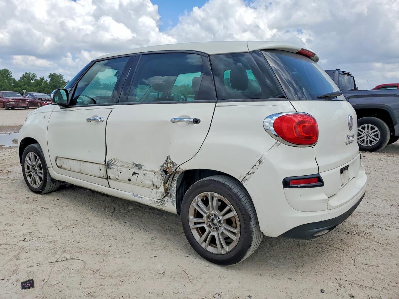 2018 Fiat 500L - Фото 2