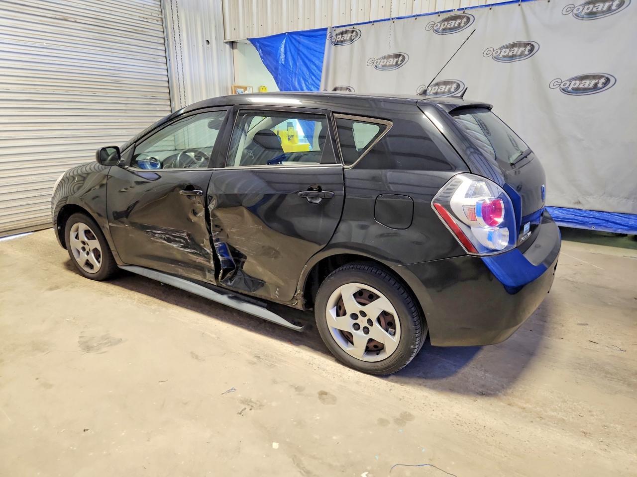 2009 Pontiac Vibe - Image 2