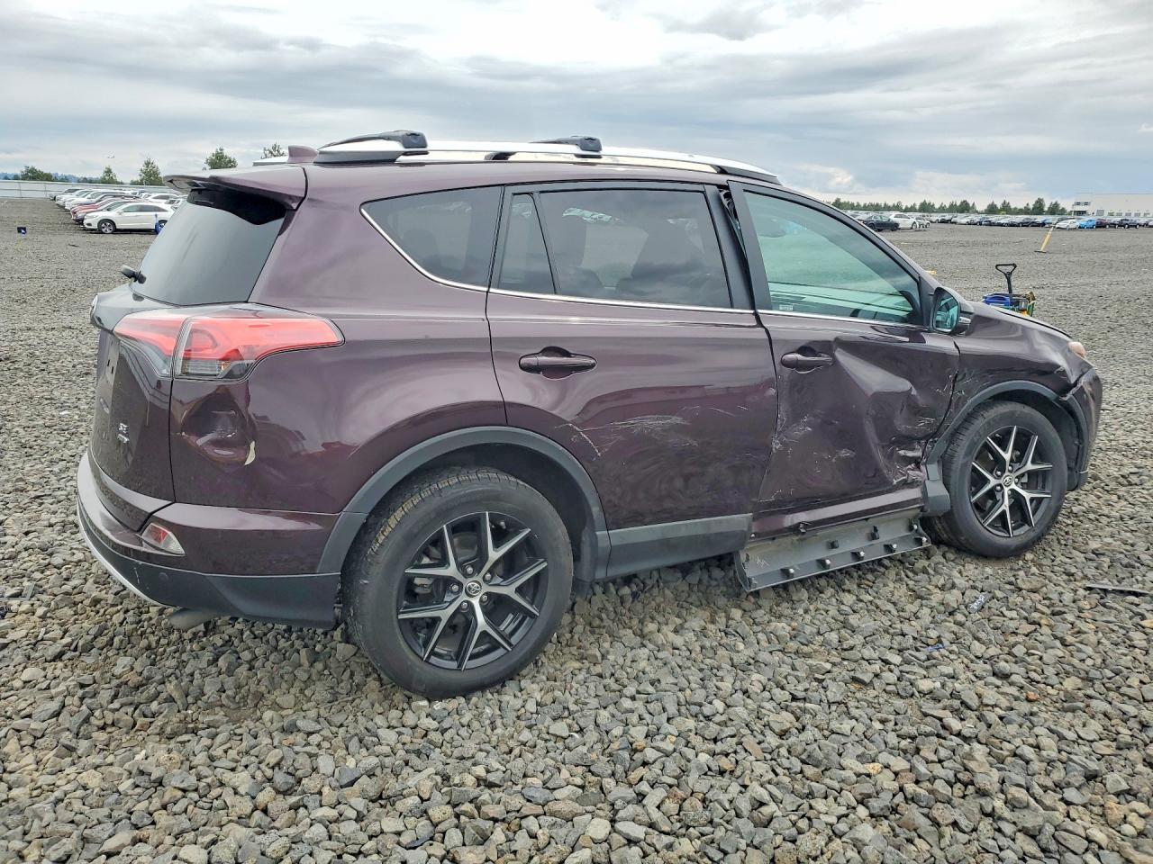 2016 Toyota Rav4 Se - Фото 3