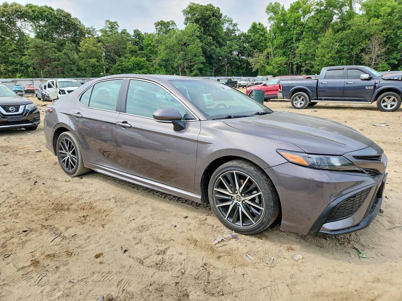 2022 Toyota Camry - Фото 4