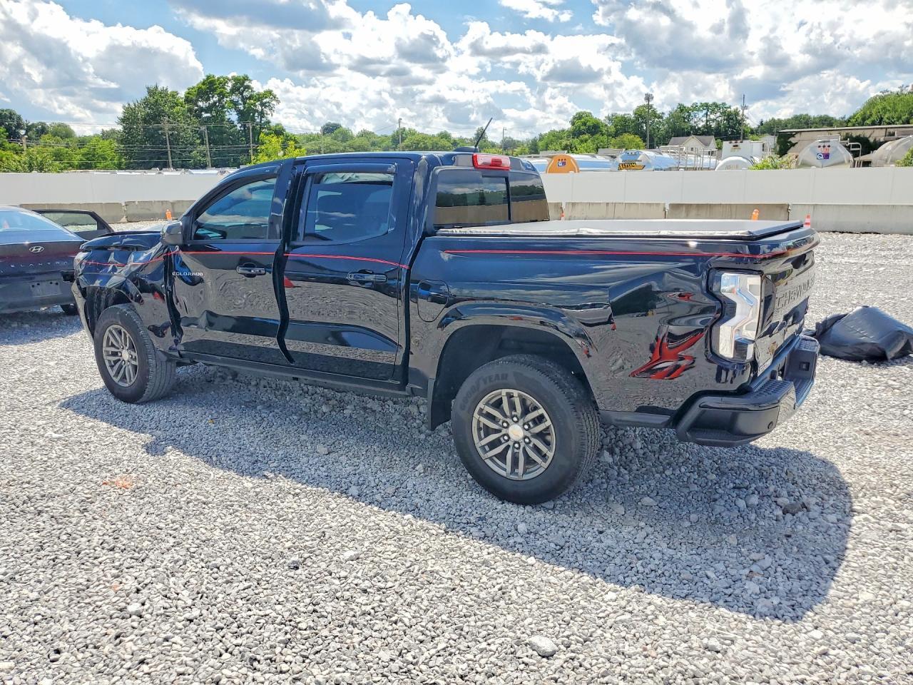 2024 Chevrolet Colorado Lt - Image 2