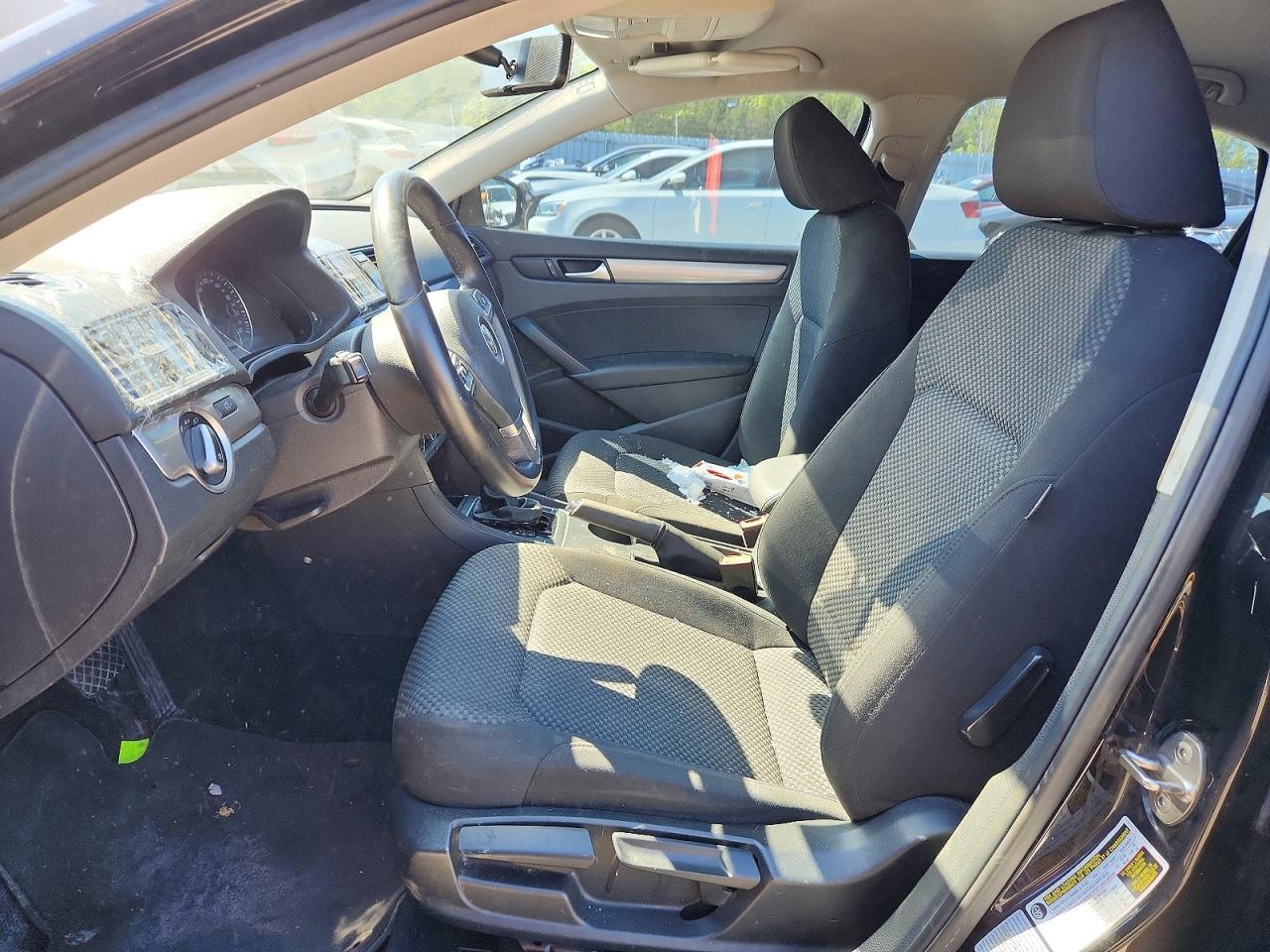 2015 Volkswagen Passat S - Image 7