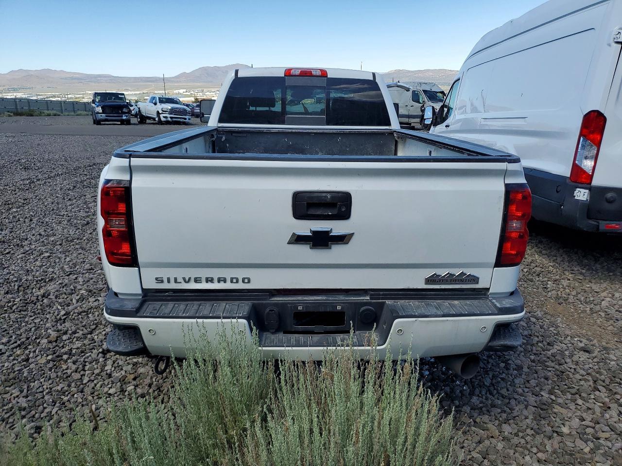 2015 Chevrolet Silverado K3500 High Country - Image 6