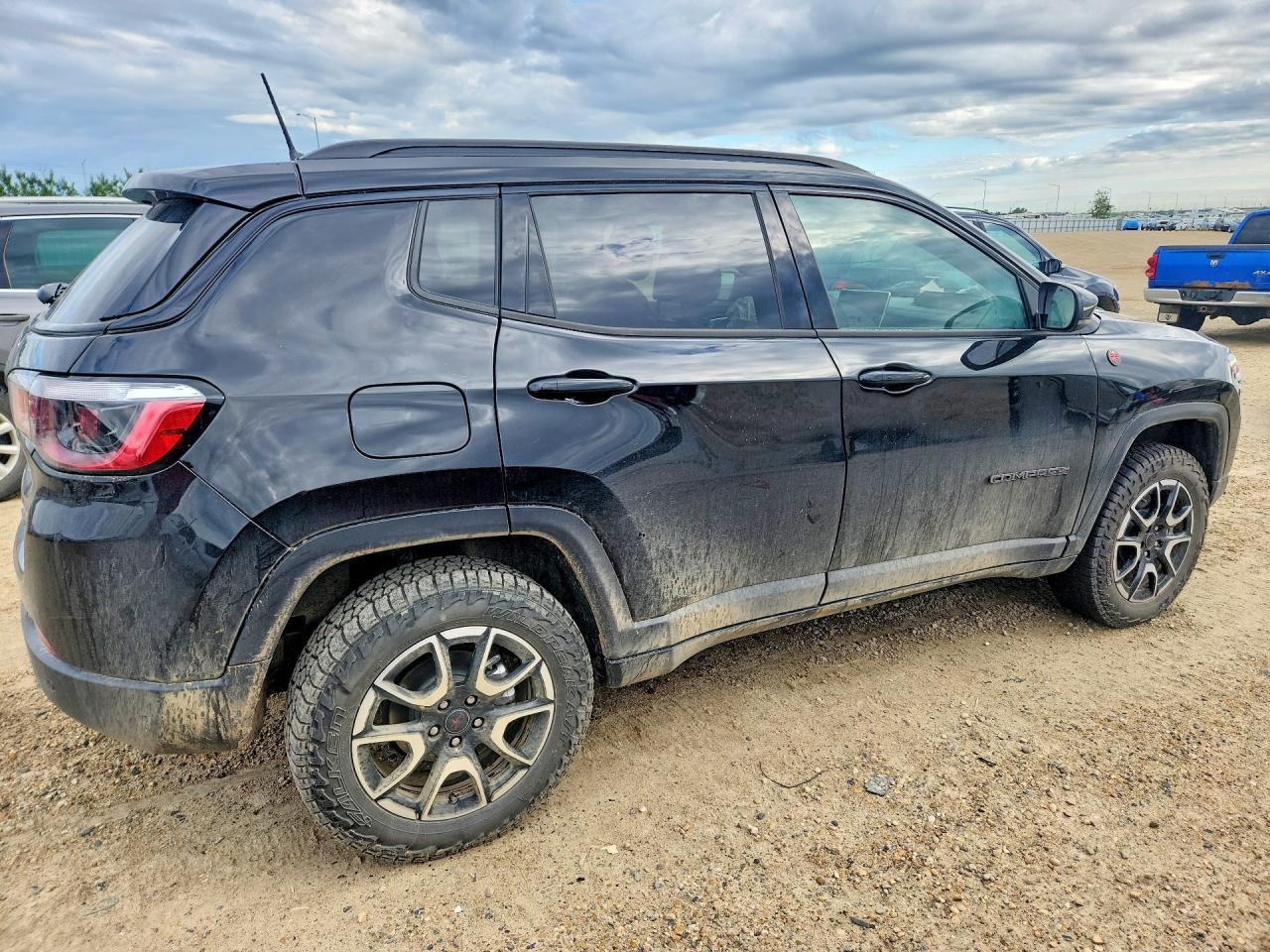 2026 Jeep Compass Trailhawk - Image 3