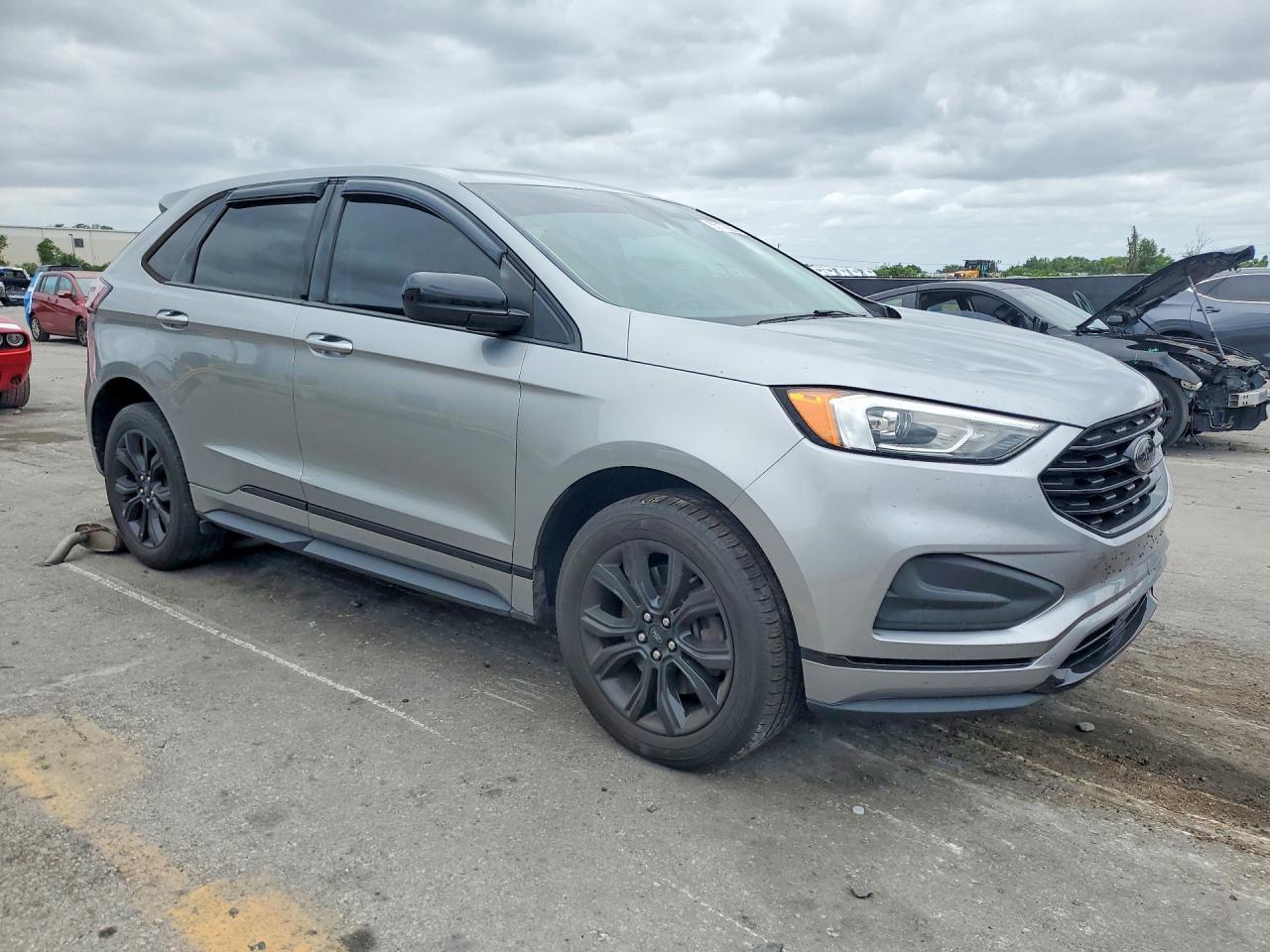 2022 Ford Edge Se - Фото 4