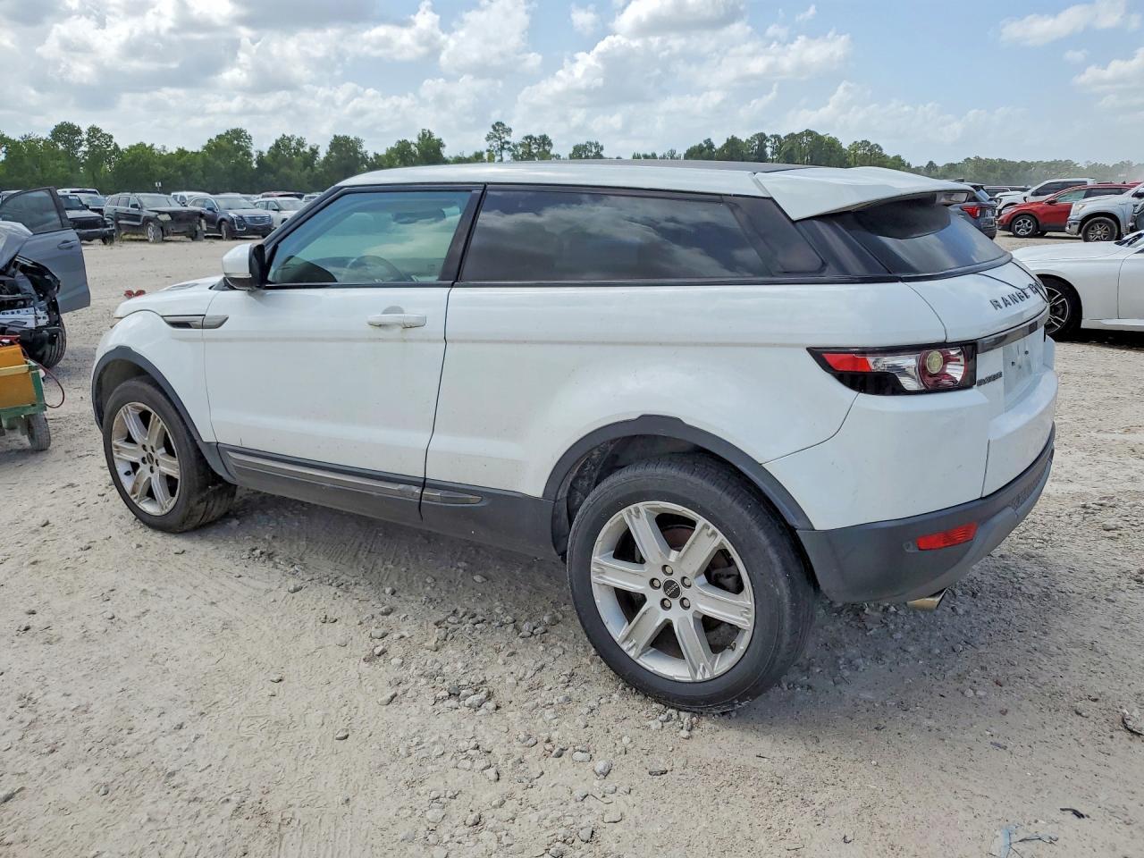 2012 Land Rover Range Rover Evoque Pure Plus - Image 2