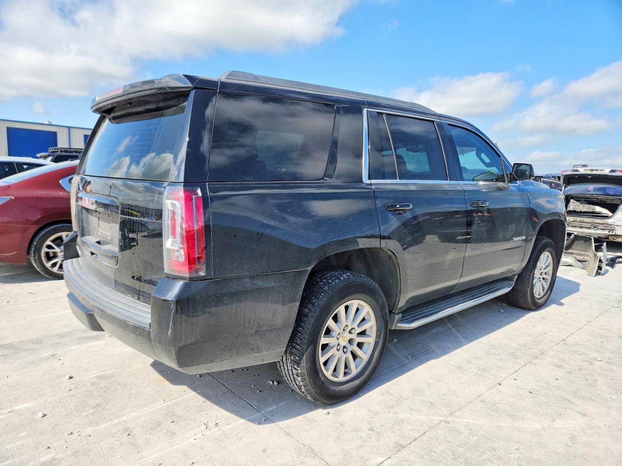 2017 GMC Yukon Slt - Фото 3
