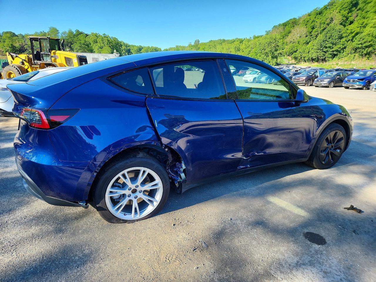 2023 Tesla Model Y - Image 3