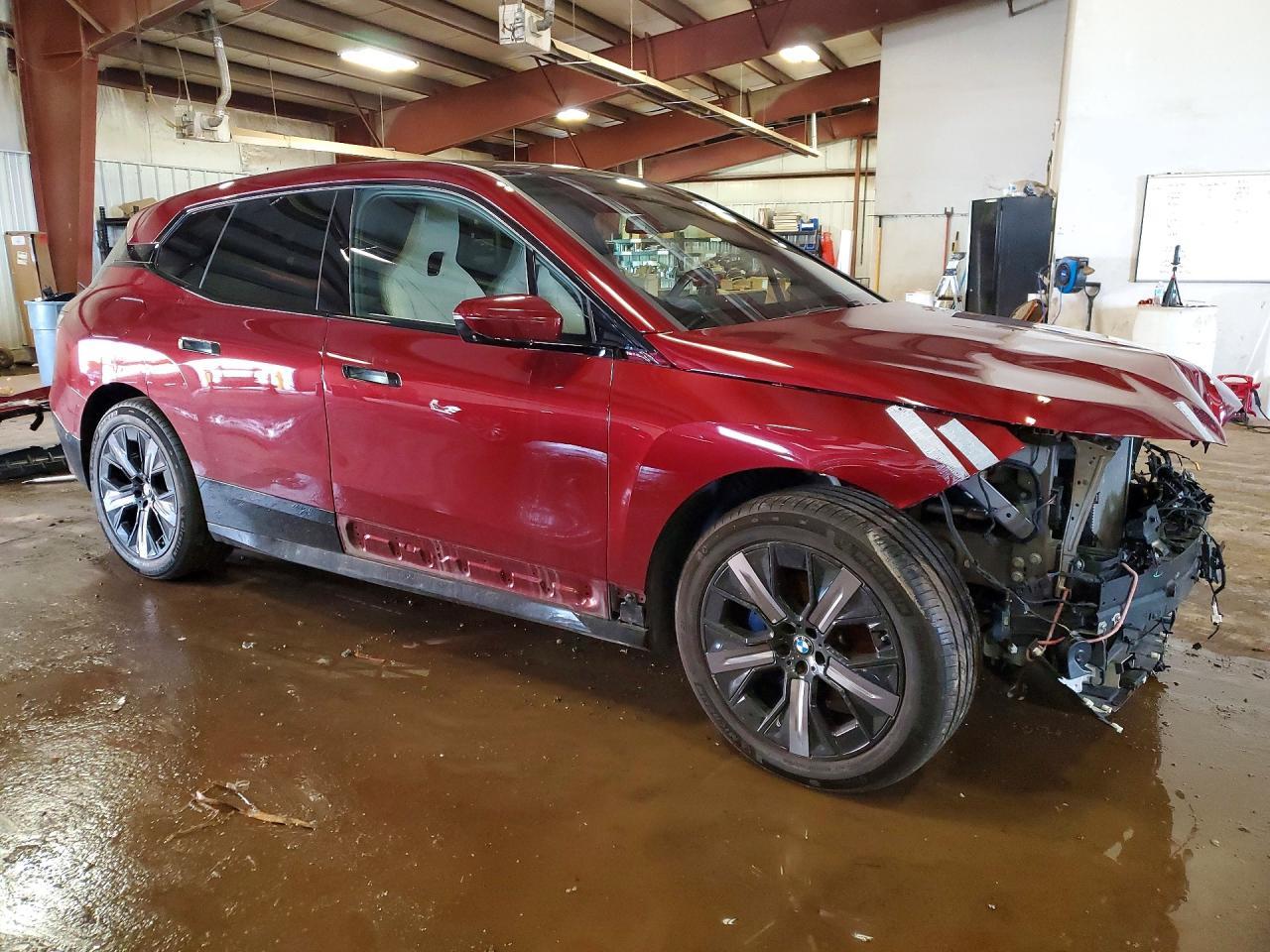 2024 BMW Ix xDrive50 - Фото 4