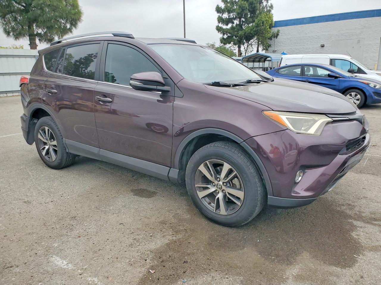 2017 Toyota Rav4 Xle - Фото 4